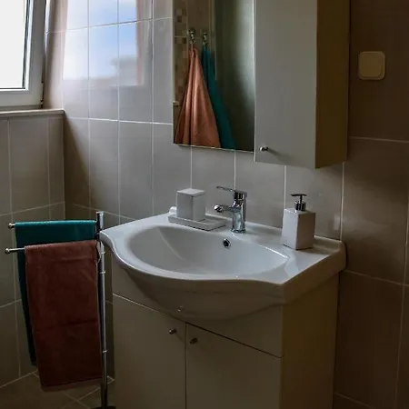 Sidro & Jedro, Apartment