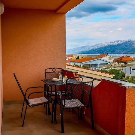 Sidro & Jedro, Appartement *