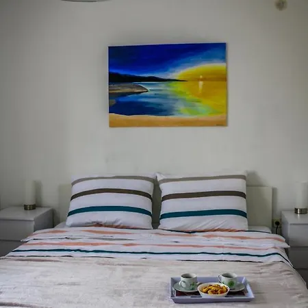 Sidro & Jedro, Apartment