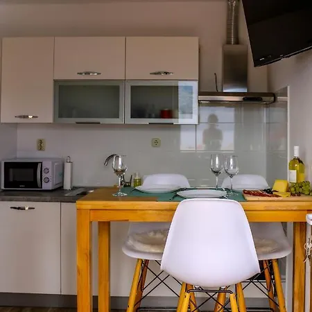 Sidro & Jedro, Apartament Ražanac