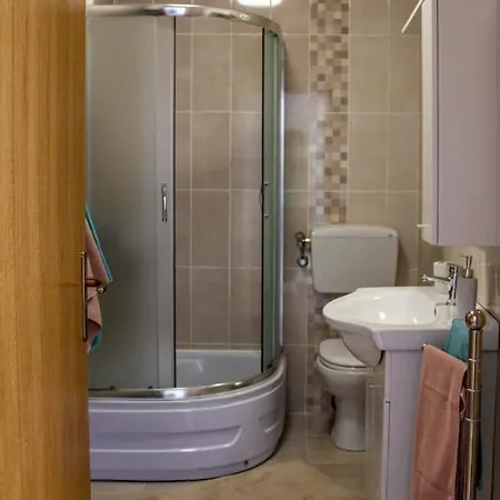 Sidro & Jedro, Appartement