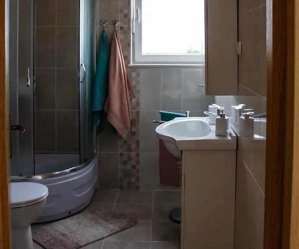 Sidro & Jedro, Apartament Ražanac